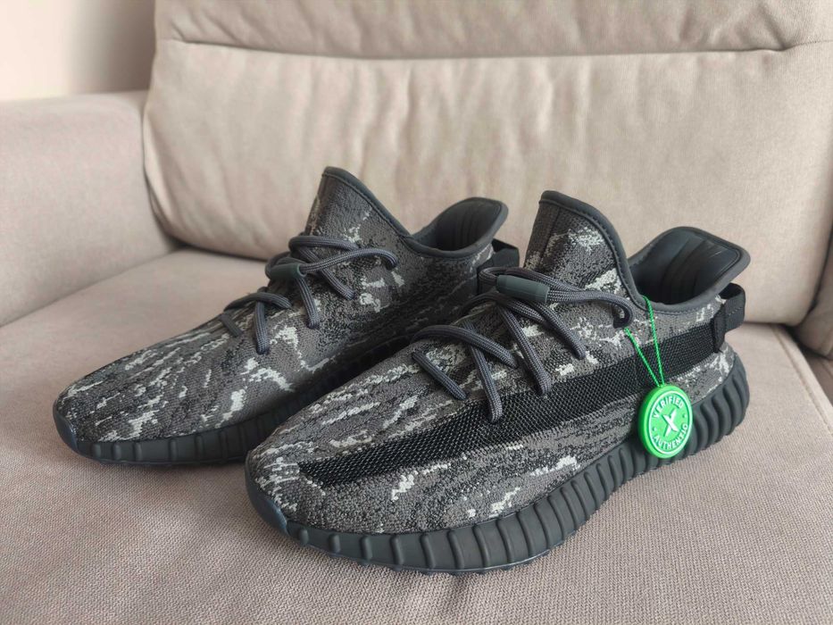 Yeezy Boost 350 V2 Различни модели