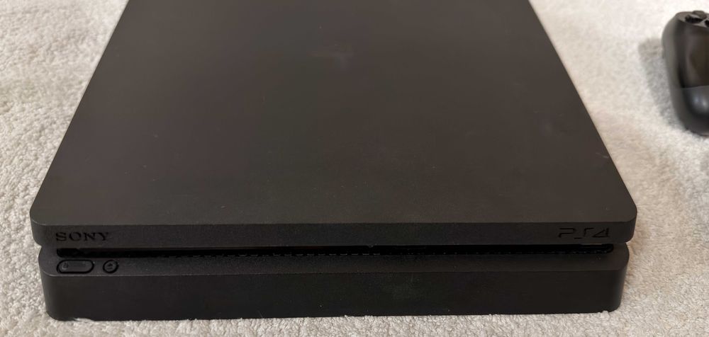 Playstation 4 Slim, low нисък firmware + джойстик + игри + FC 26