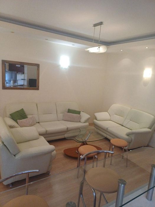 Дава се под наем Тристаен апартамент в София, Витоша - 117 кв.м за 850 € - Снимка #1