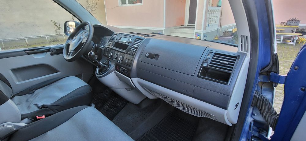 VW Transporter Caravelle T5.1  LUNG 9 Locuri