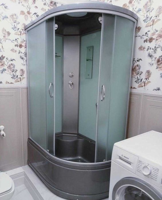 Душевые кабины и ограждения со склада!