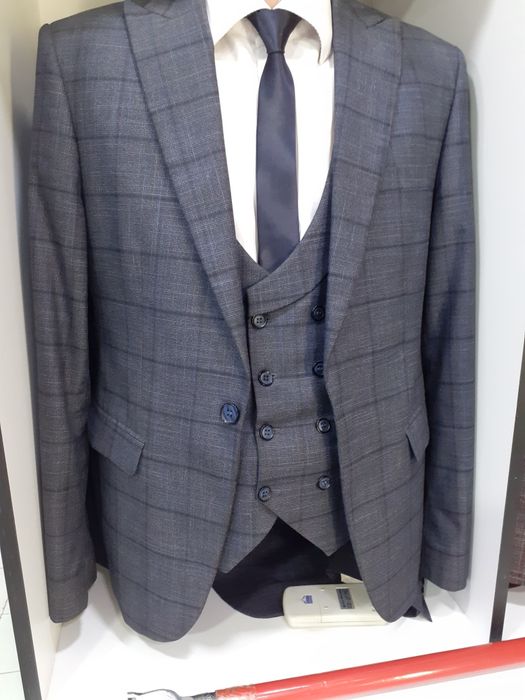 Kostyumla sotiladi 500 ta dona optom. Hammasini 40 mln ga bervoram