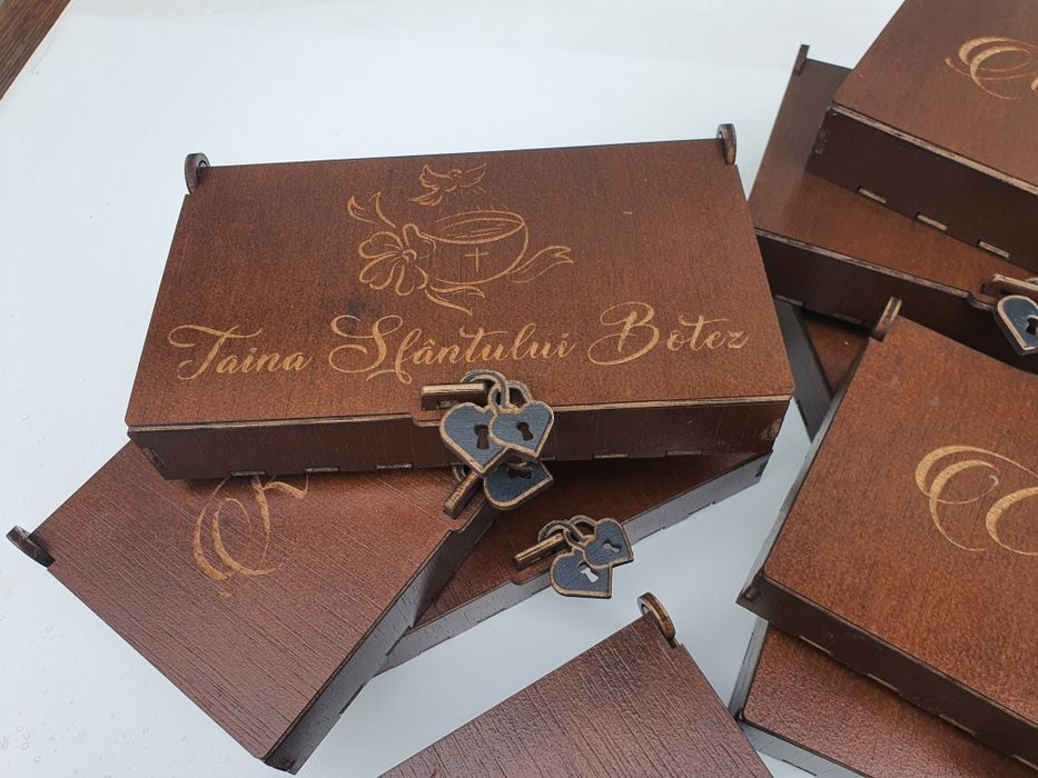 Cutiuțe pentru fotografii și stick USB