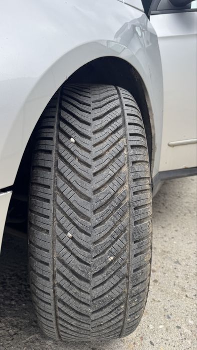 Tigar All Season 235/55 R17