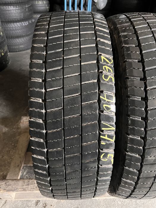 2 anvelope camion 265/70/17.5 , Continental , 15 mm !