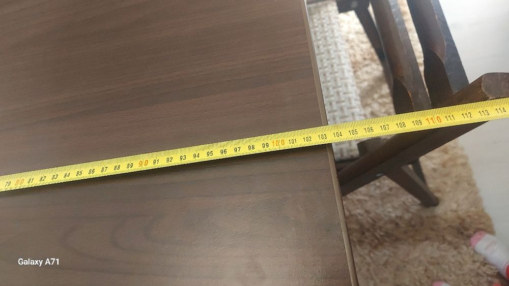 Masa mare, de 8 persoane, pliabilă.