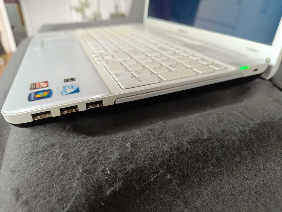 Продавам работещ лаптоп Sony PCG-71213M, 15 инча
