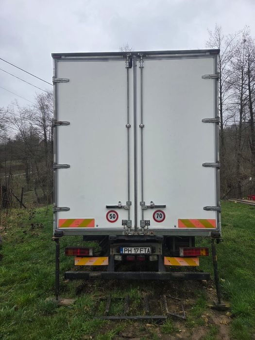 Vând camion apicol Mercedes Atego 1218- 104 stupi, complet echipată