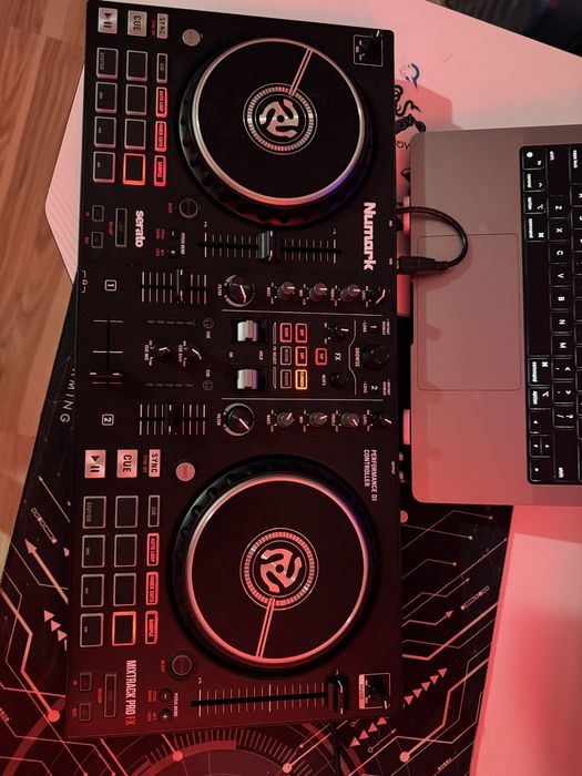 Numark Mixtrack Pro FX (Placa DJ)