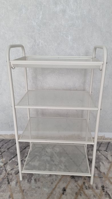 Продам обувницу белого цвета