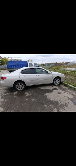 Продам  машину .