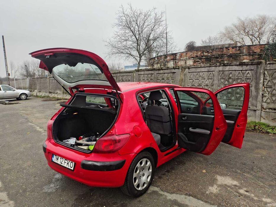 Vand Peugeot an fabricatie 2004 145188 KM REALI !