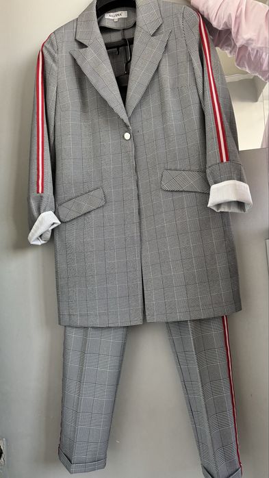 Костюм Женский. .