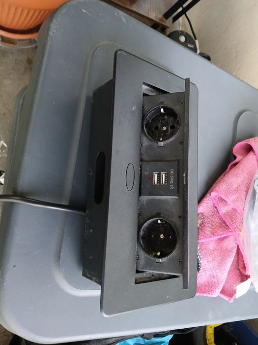 Priza dubla de blat cu 2 porturi usb 5Vx2,1A 230V 16A