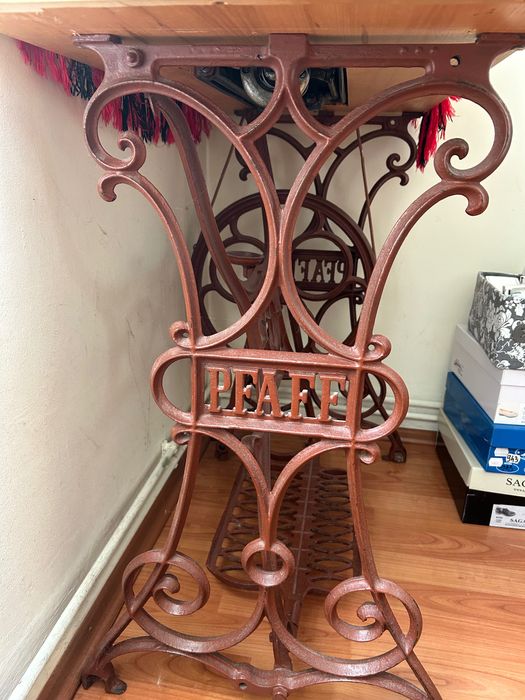 Mașină de cusut PFAFF