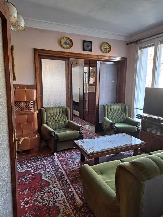 Дава се под наем Тристаен апартамент в София, Център - 85 кв.м за 586.5 € - Снимка #2