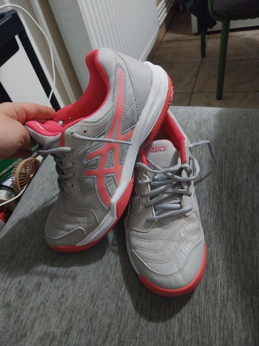 Adidasi Asics mar 40,5