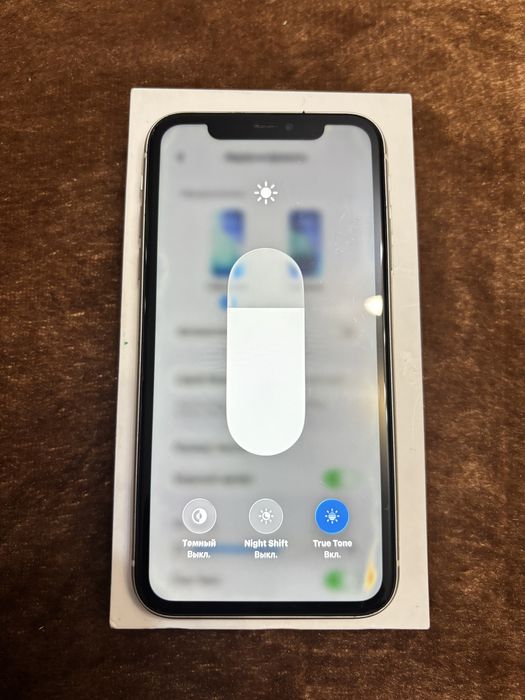 Продам айфон 11 на 64гб
