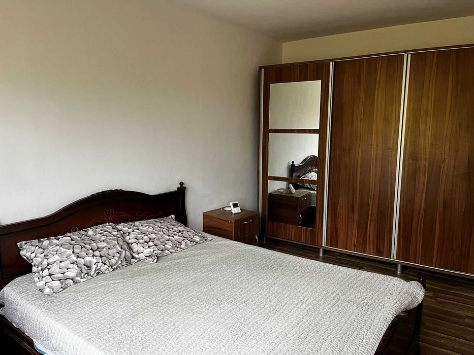 Închiriez apartament