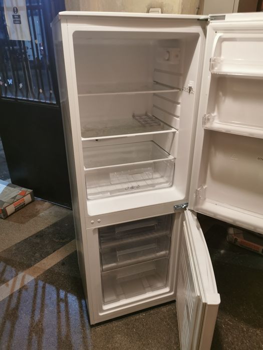 Хладилник. Канди.. Нов.