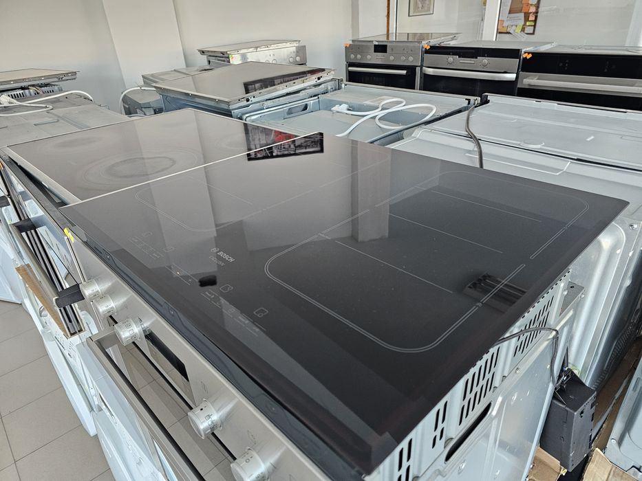 Фурна за вграждане с индукционен плот BOSCH