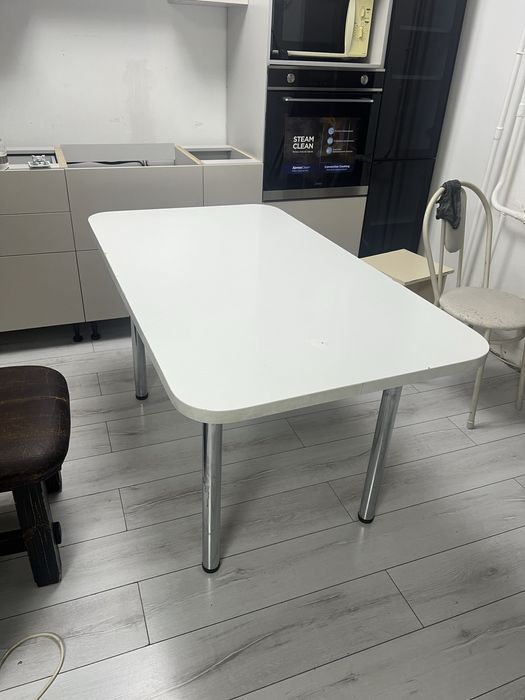 Стол даром, размер 14 на 80