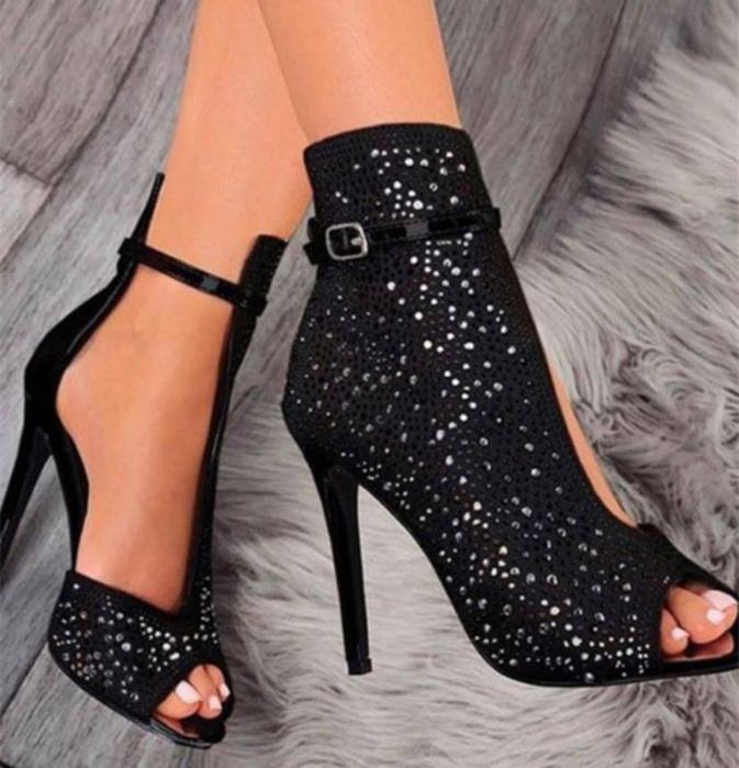 Дамски обувки с мъниста