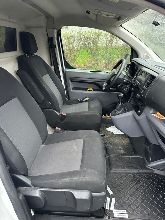 Dezmembrez Peugeot Expert / Toyota Proace/ Opel Vivaro/ Citroen Jumpy