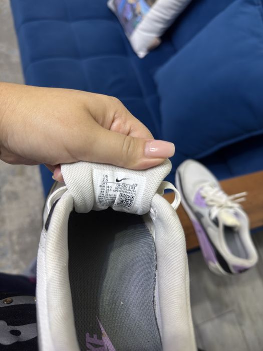 Продаются Кроссовки NIKE оригинал