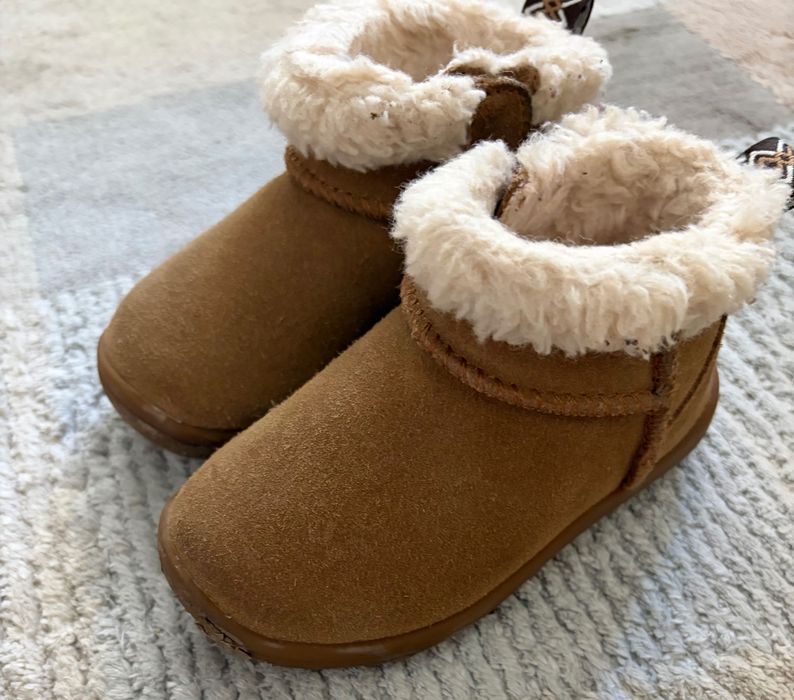 Ghete UGG copii, marimea 22