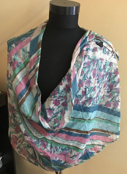 Esarfa Kenzo , autentica, impecabila , in si matase