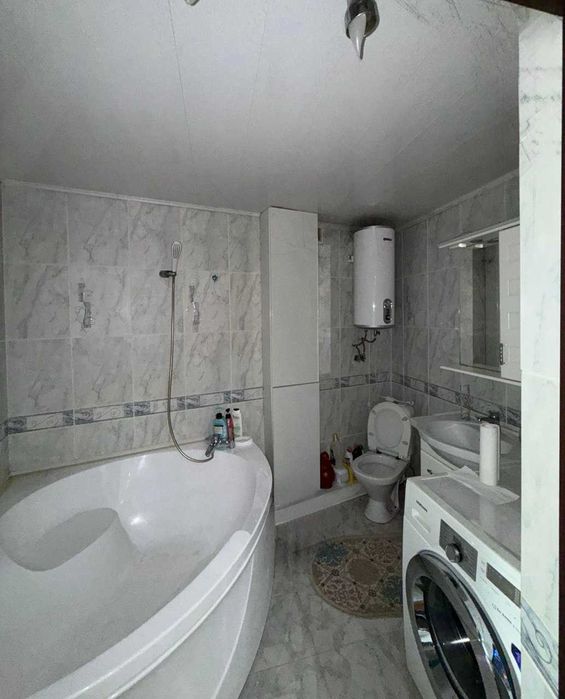 Продам 4 комнатную квартиру