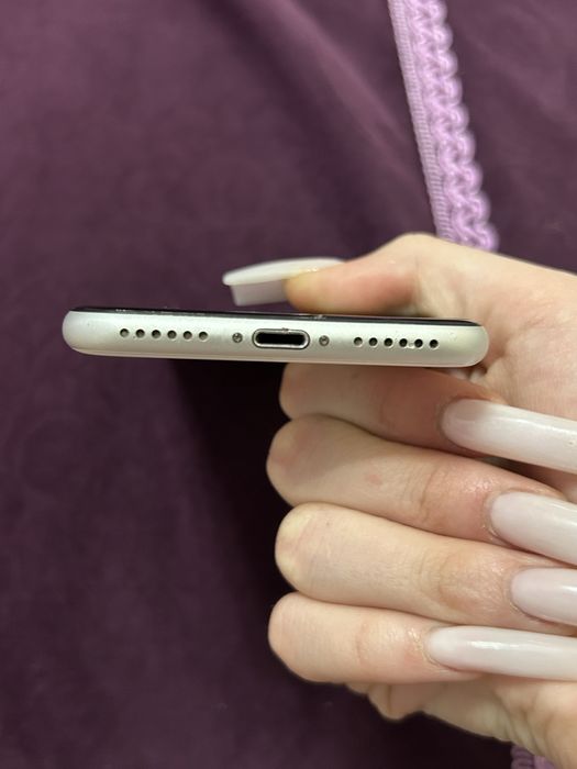 Продам SE iPhone