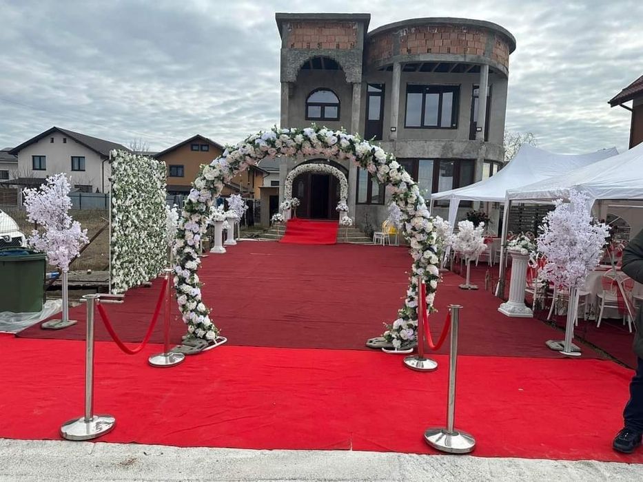 Corturi de închiriat