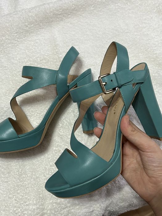 Продам обувь в отличном состоянии.