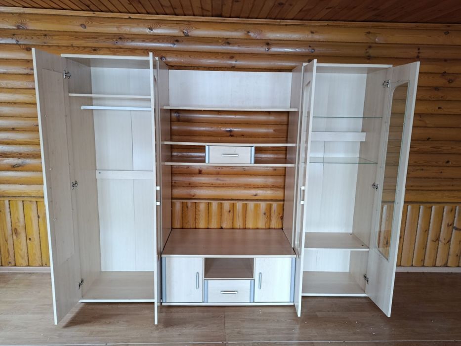 Продам стенку в гостиную