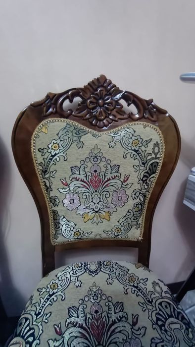 Продам недорого 2 стула за 8 тыс