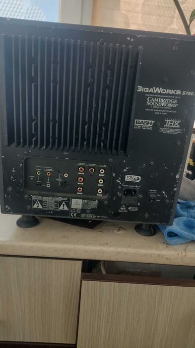 Subwoofer Creative 210W