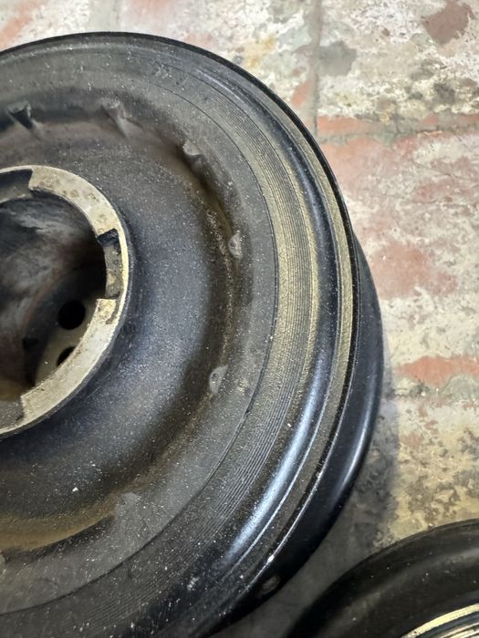 Демферна шайба за бмв е60 е61 е90 е70 е71