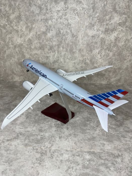 Самолет модель (Boeing-787-8 Dream Liner American) с Led подсветкой