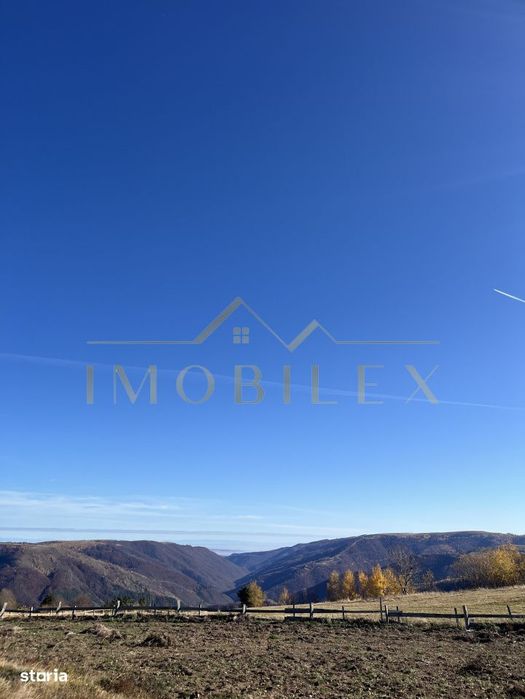 Cabana cu 4 camere si teren de 1500 mp in Marisel