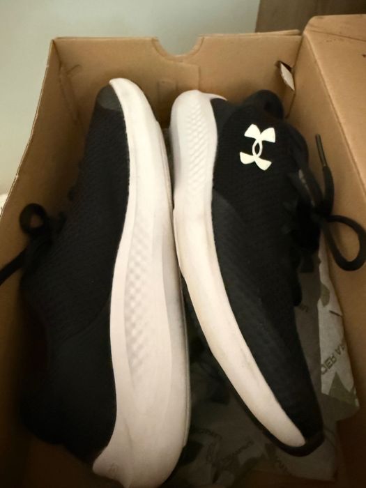 Женские кроссовки