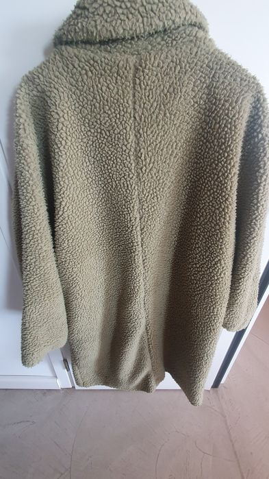 Trench lung oversized cu nasturi pemtru femei de la Asos