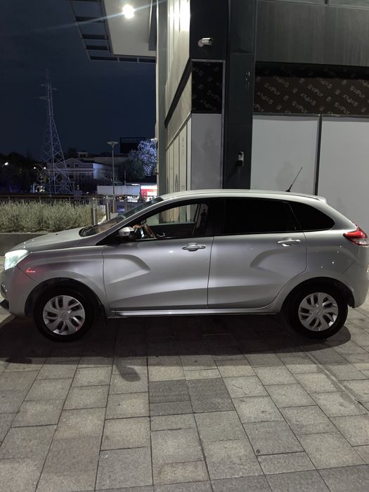 Продам Lada x ray хорошом состаяние срочно