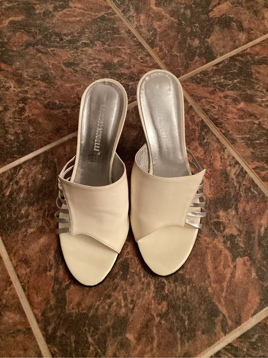 Дамски чехли с ток