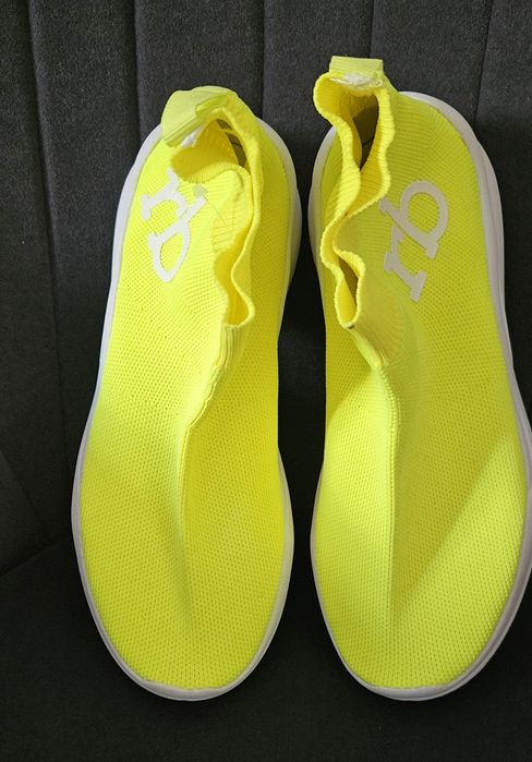 Дамски спортни обувки RB