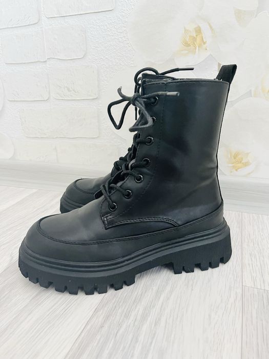 Продам обувь для девочки