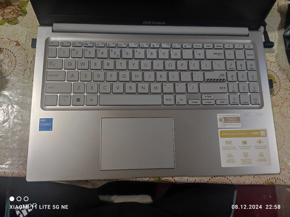 Noutbuk ASUS VIVOBOOK core I5