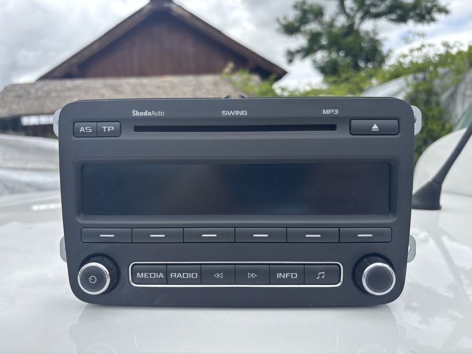 Radio CD player original Skoda Swing Mp3 pt Skoda Fabia Rapid Octavia