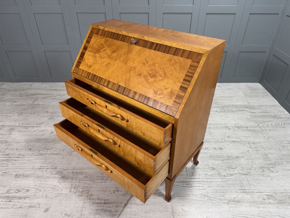 Писалище - секретар масив К076